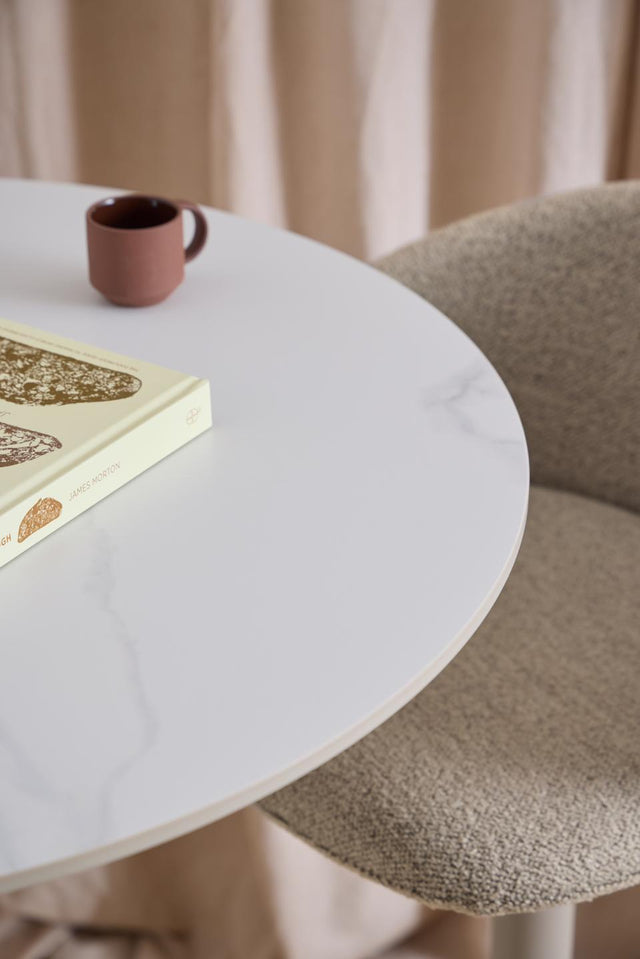 Malta round bar table