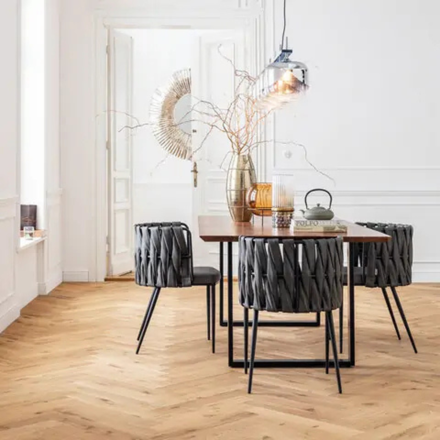 Cheerio Chair with Armrest