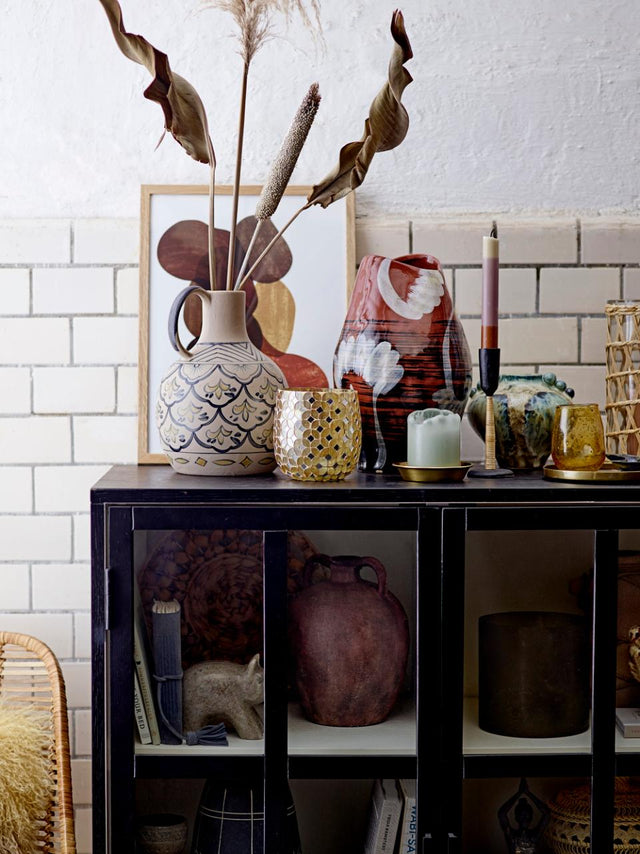 Nadya Vase