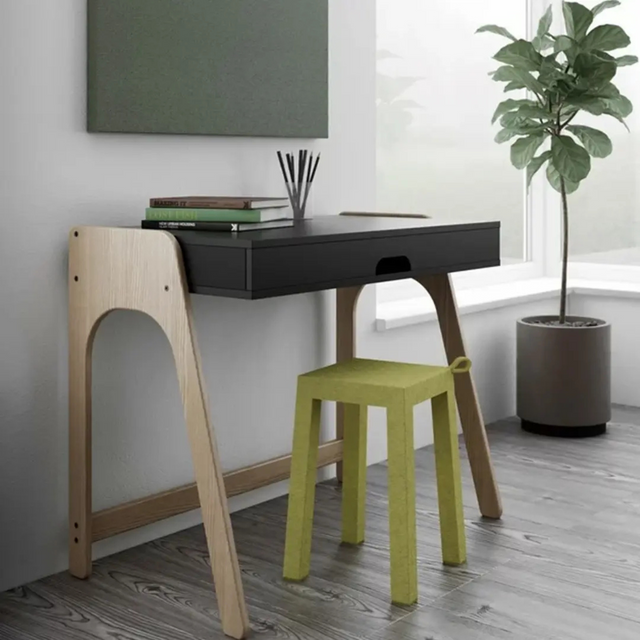 Aura Desk